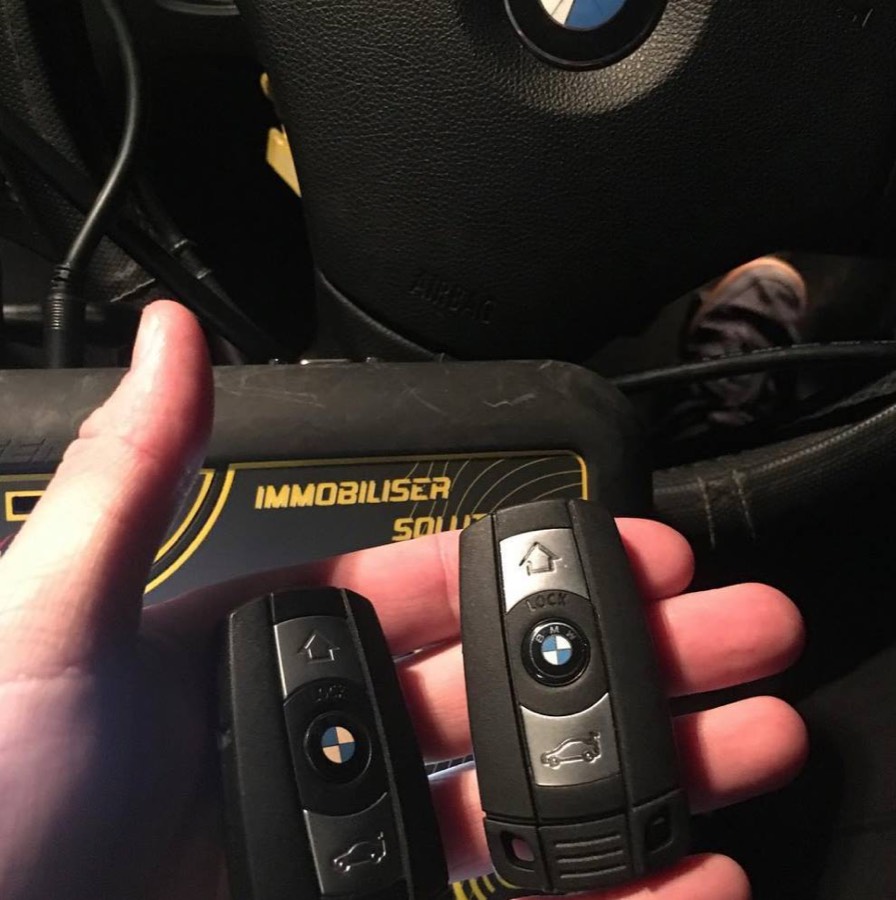 BMW 3 Series: key programming