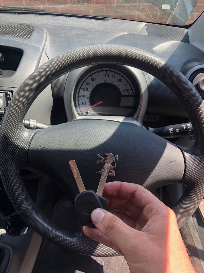 Peugeot 107: lost key procedure