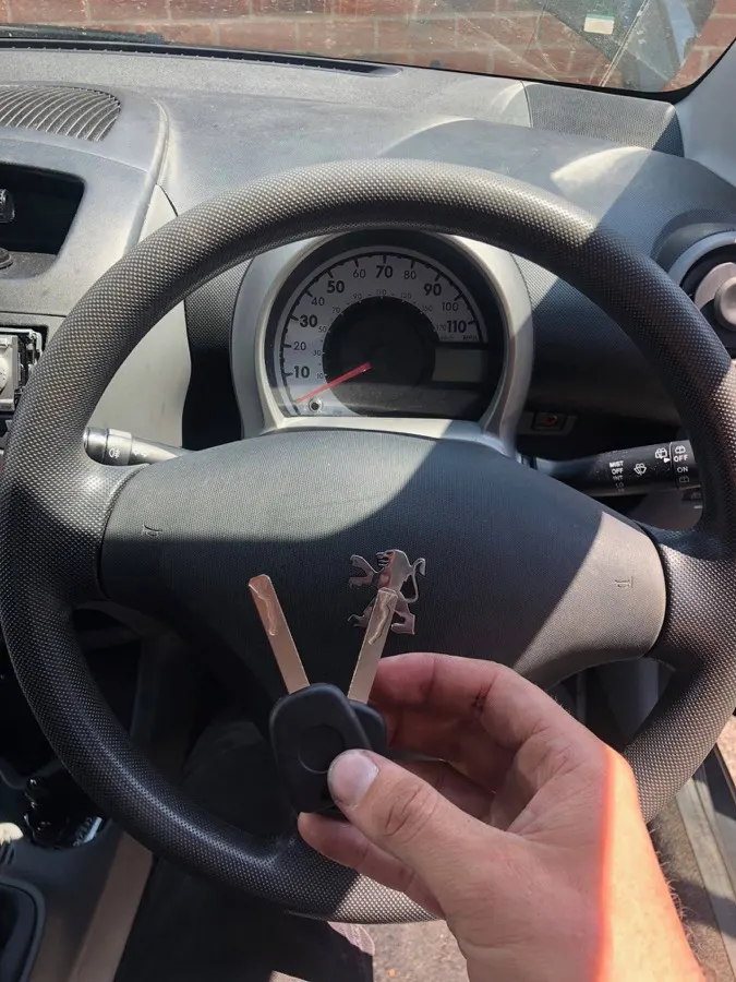 Peugeot 107: lost key procedure